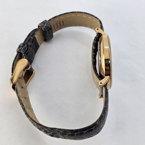 Daniel Wellington Women's Watch White Dial 28MM Leather Band 5.25-7" New Battery - Picture 10 of 13